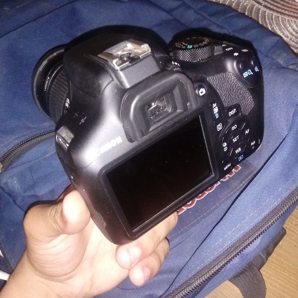 Canon camera - Picture 4 of 4